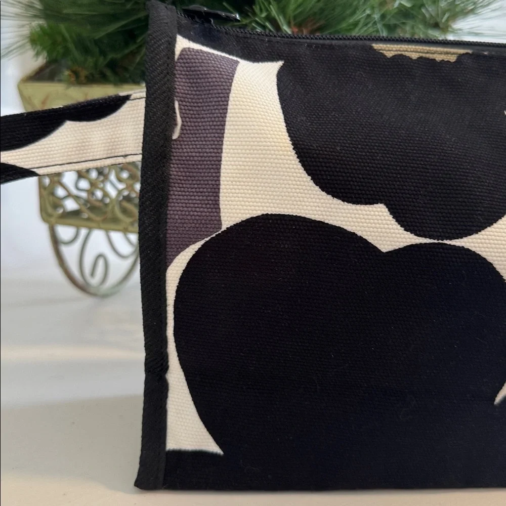 Marimekko Black and White Poppy Unikko Pattern Toiletry Travel Unisex Bag - Picture 9 of 9